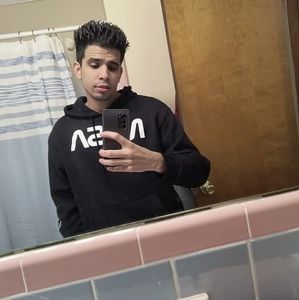 Meet your Posher, Alexi